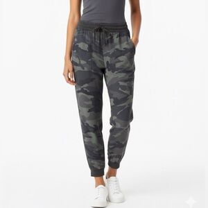 NWT Splendid Army Green Camo Sweatpants Joggers Pants with Pockets Size M